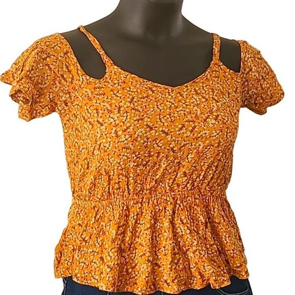 NWOT Hippie Rose Golden Floral Short Sleeve Blouse w/ Cut-Out Detail Size Small - Picture 4 of 5